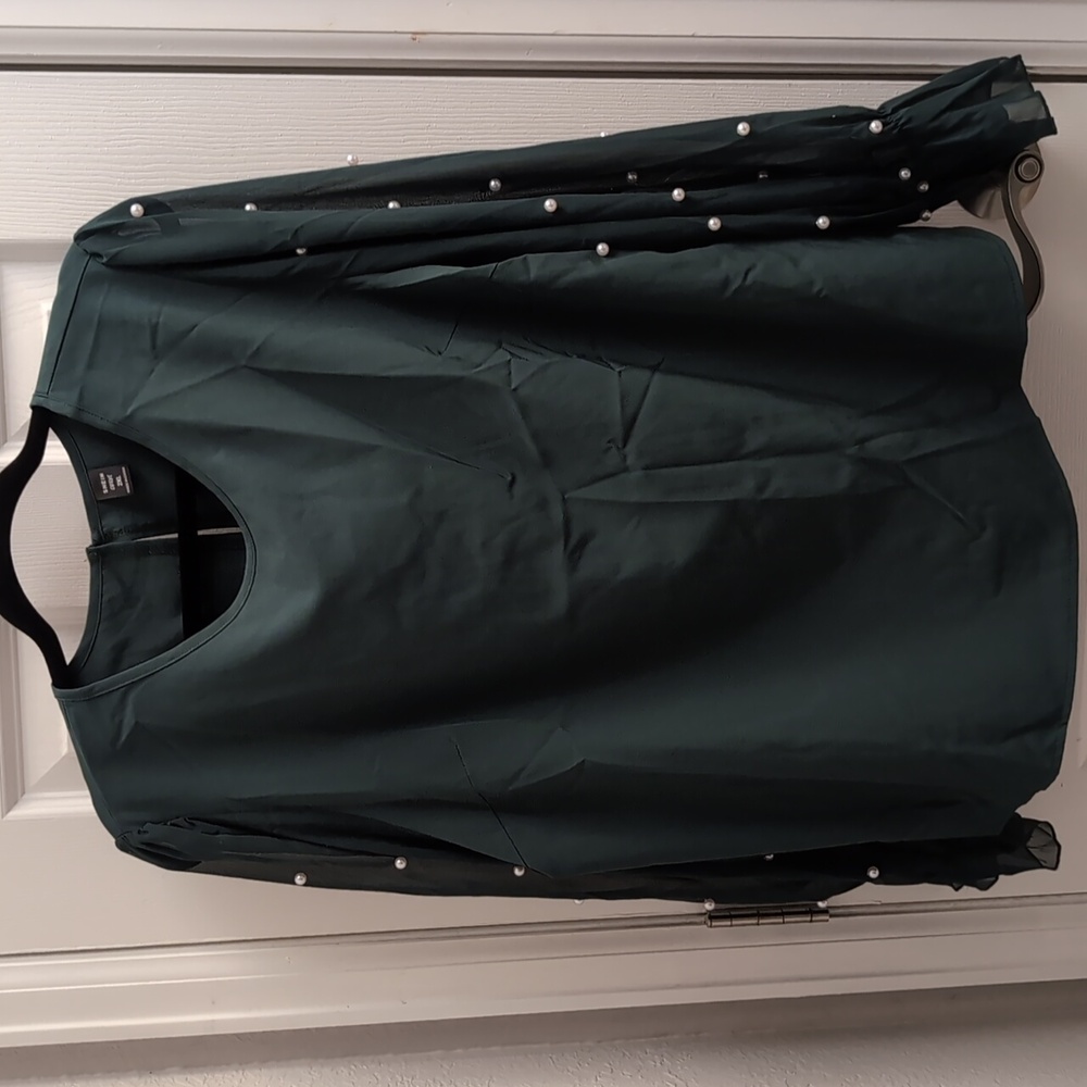 Many Shein Blouses With Pearls. - Picture 7 of 9